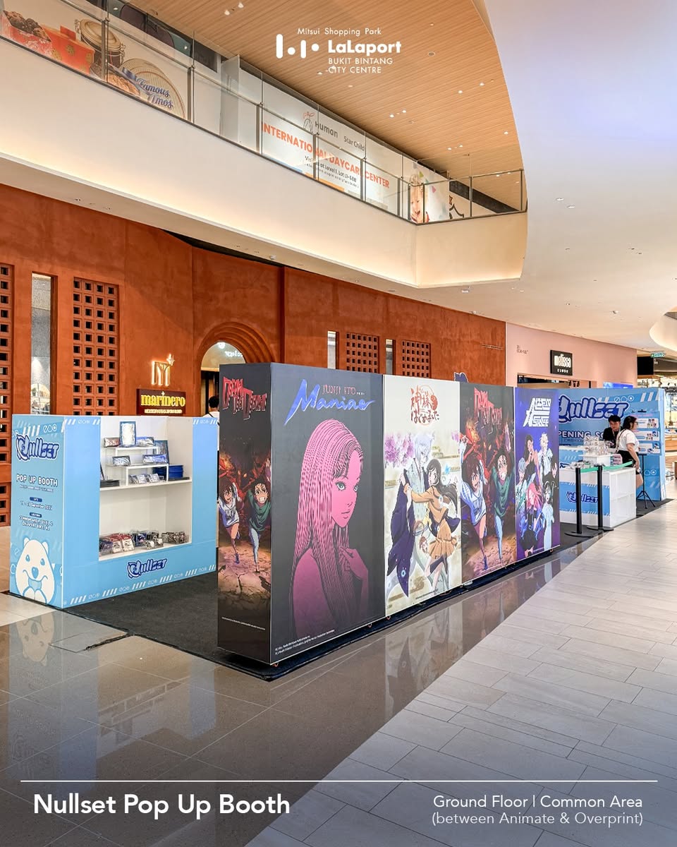 An exciting display of anime and manga collectibles at the Nullset Pop-Up Booth