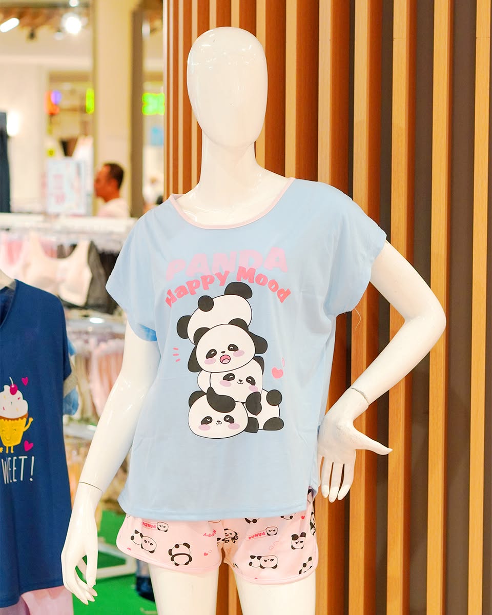 Shopping environment at the Main Atrium