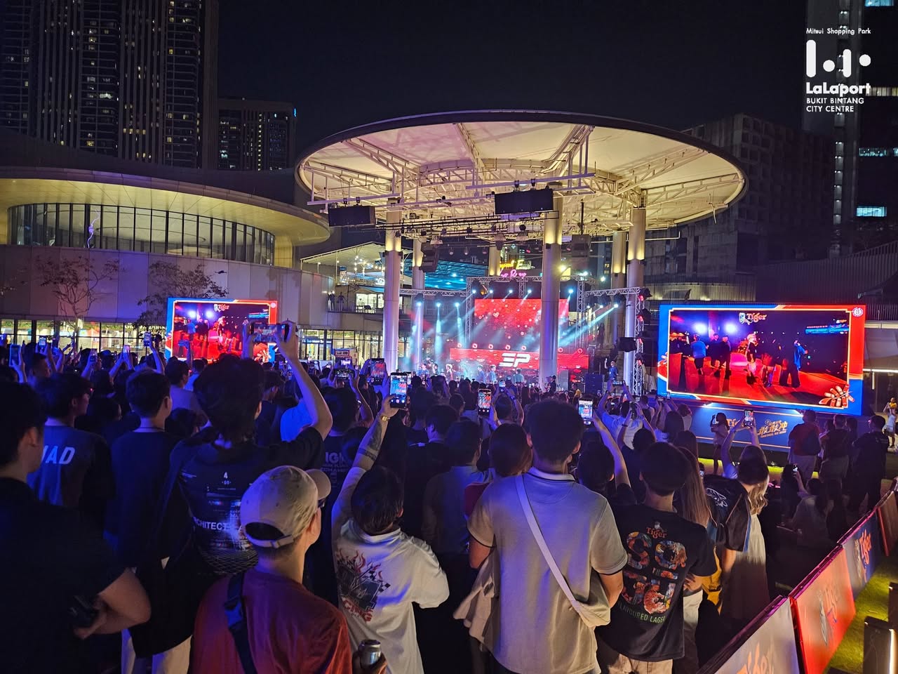 Local marketplace with arts and crafts