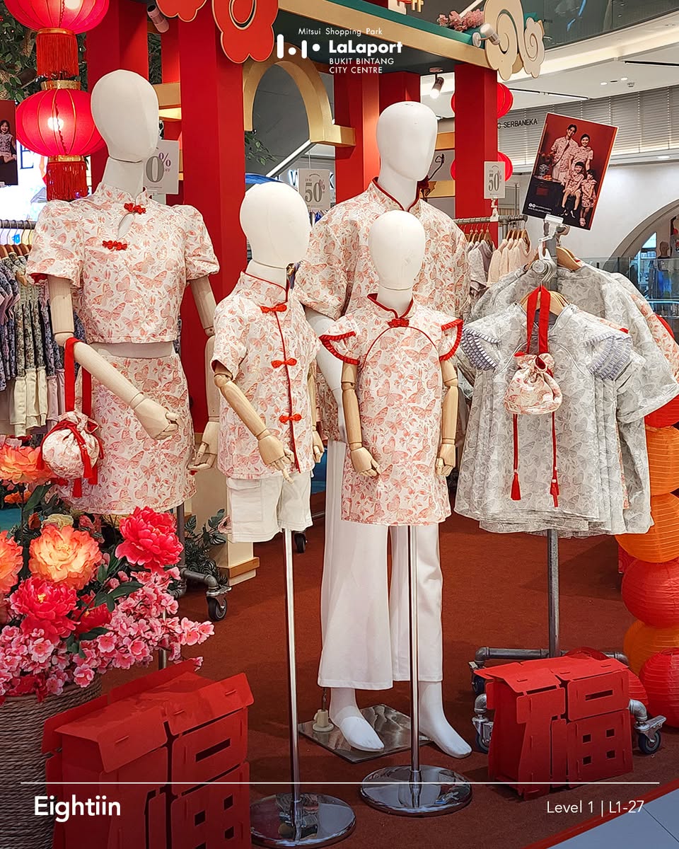 Festive shopping atmosphere at Mitsui Outlet Park