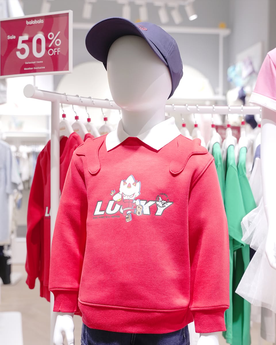Seasonal kids clothing collection