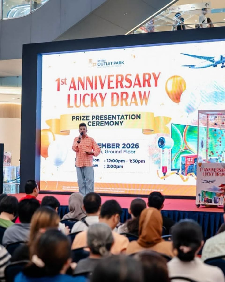 Prize presentation ceremony at Mitsui Outlet Park BBCC