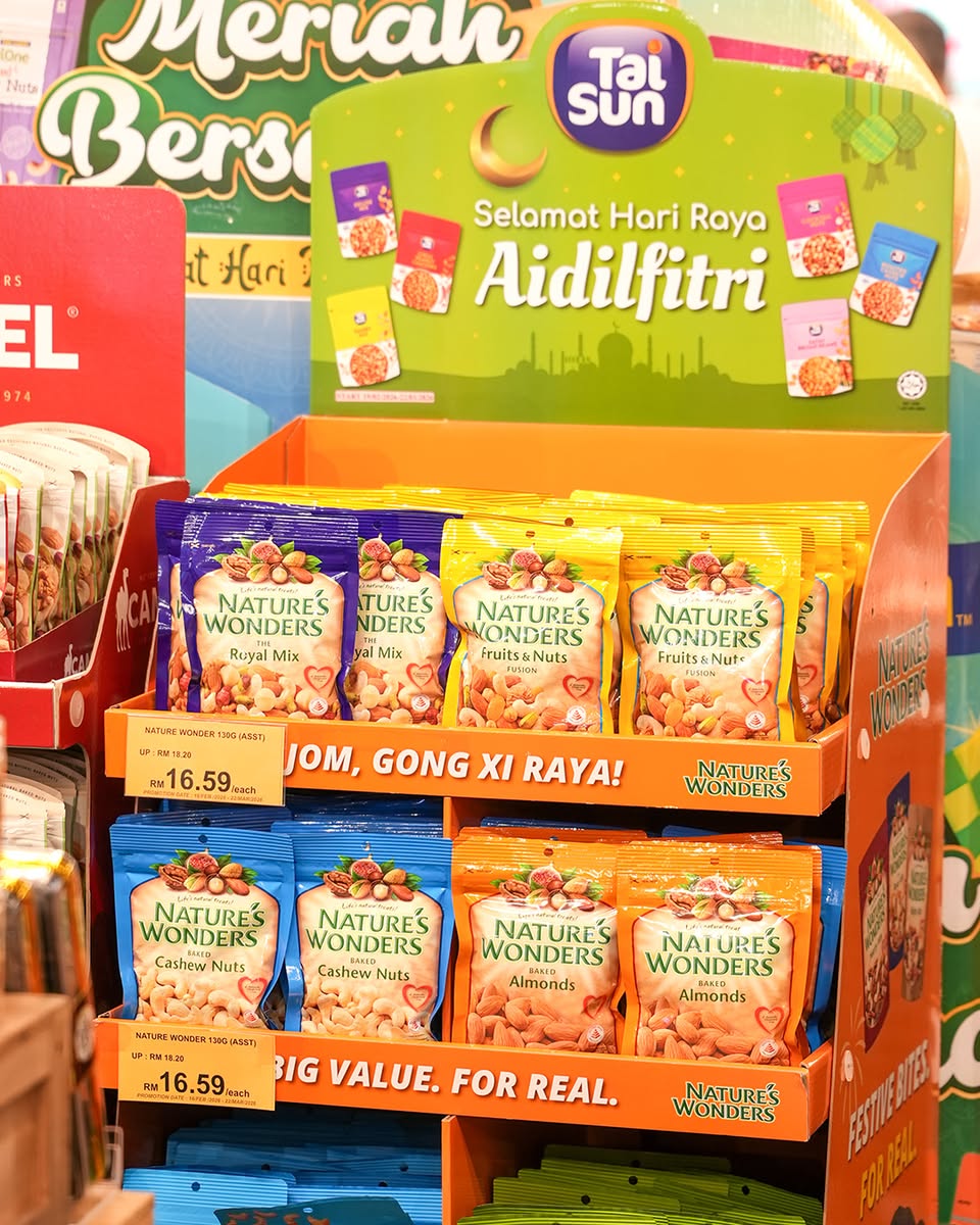 The vibrant atmosphere of the Jaya Grocer Main Atrium pop-up