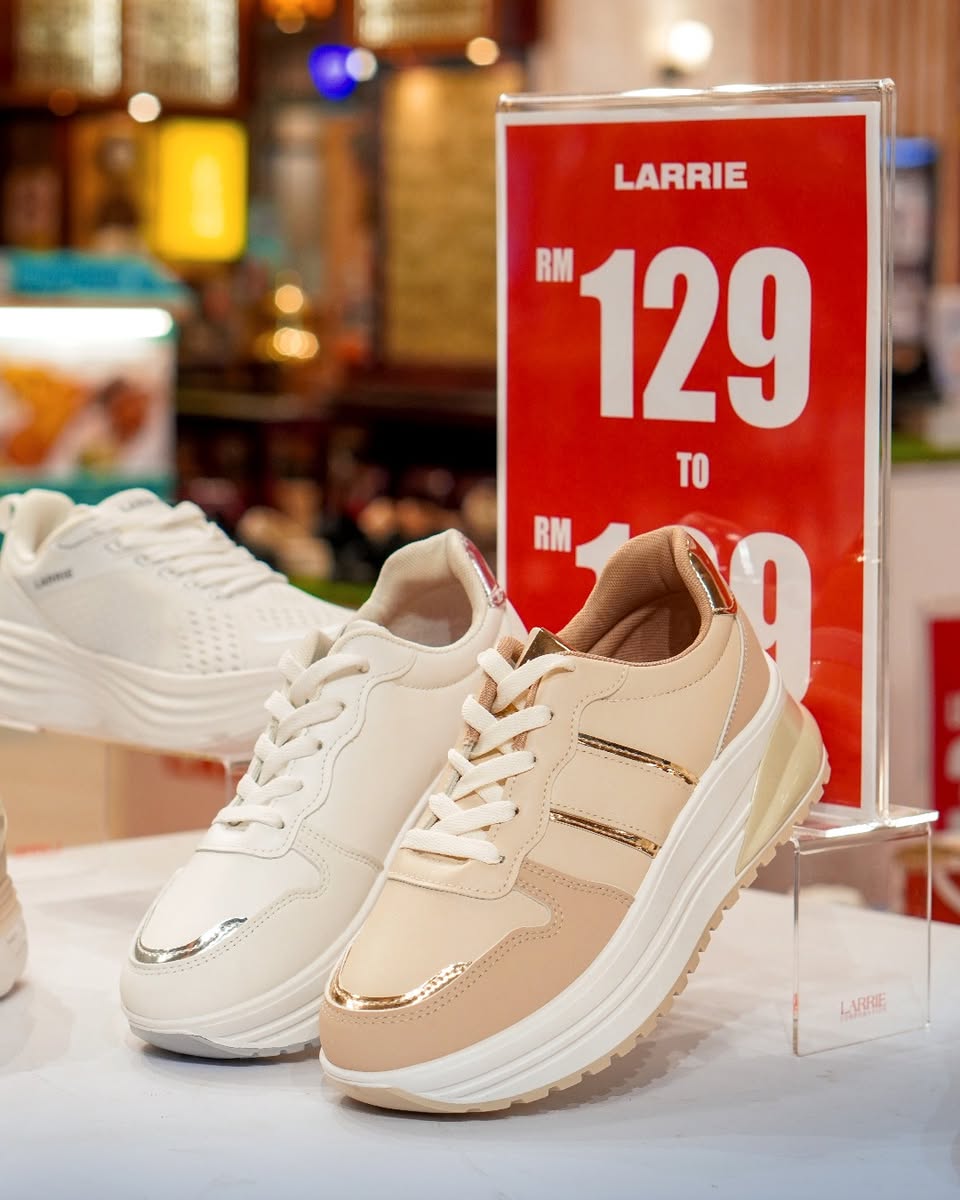 Classic formal shoes by Larrie