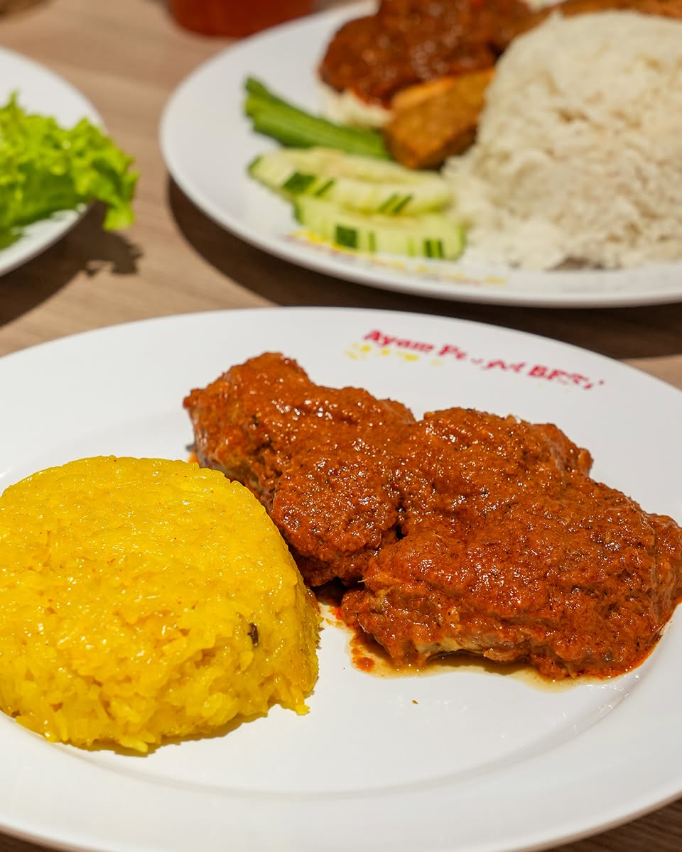 The newly opened Ayam Penyet Best Station storefront