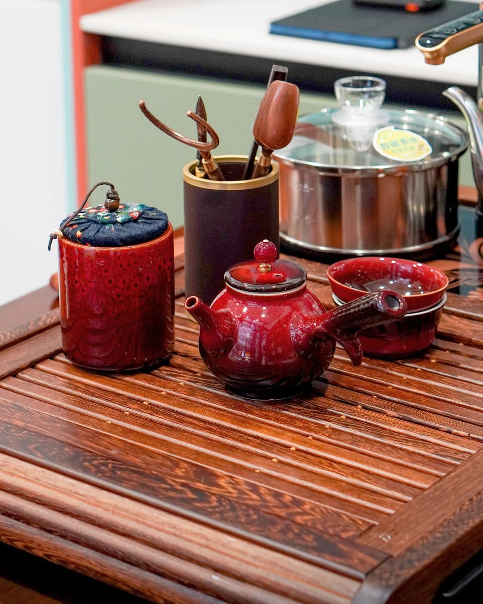 A refreshing Hao Min Bird Nest drink, ready to be enjoyed