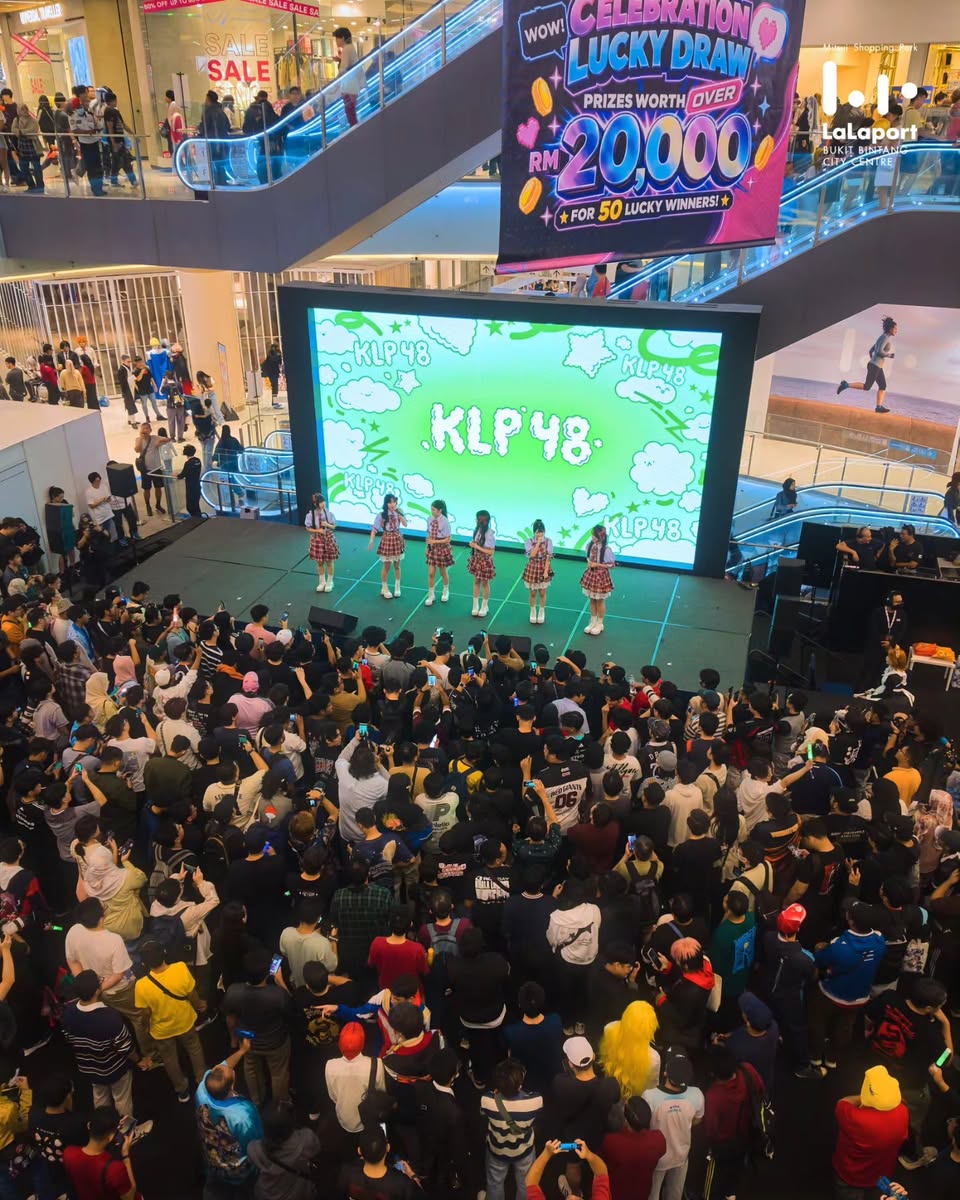 KLP48 performing at LaLaport BBCC