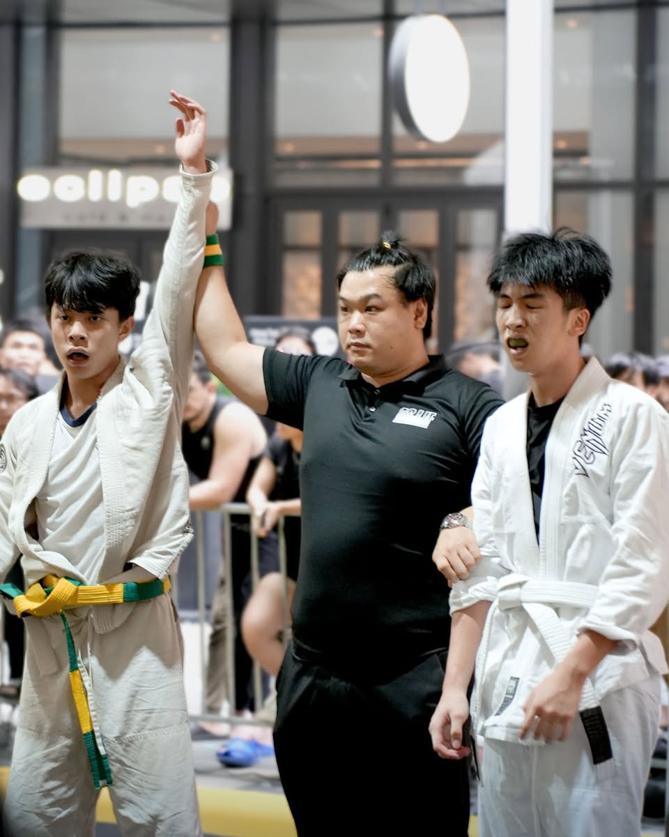 A moment of focus during the BJJ showcase