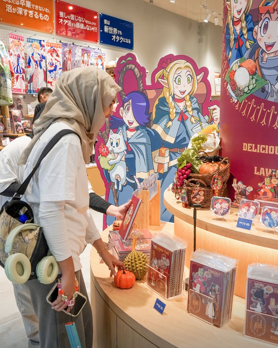 K+ by Kadokawa Gempak Starz store display