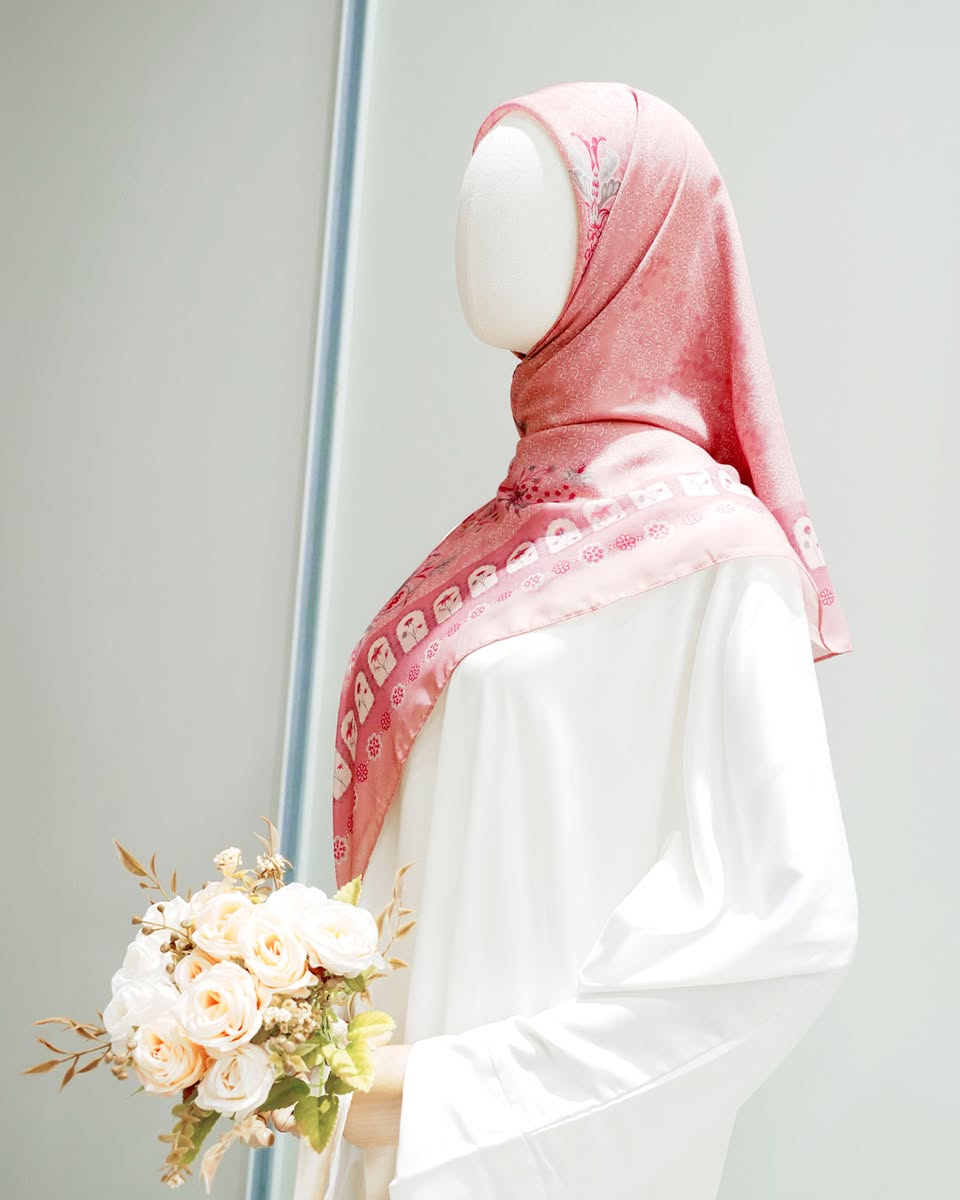 Vibrant floral patterns and modern textiles on display at Fleur