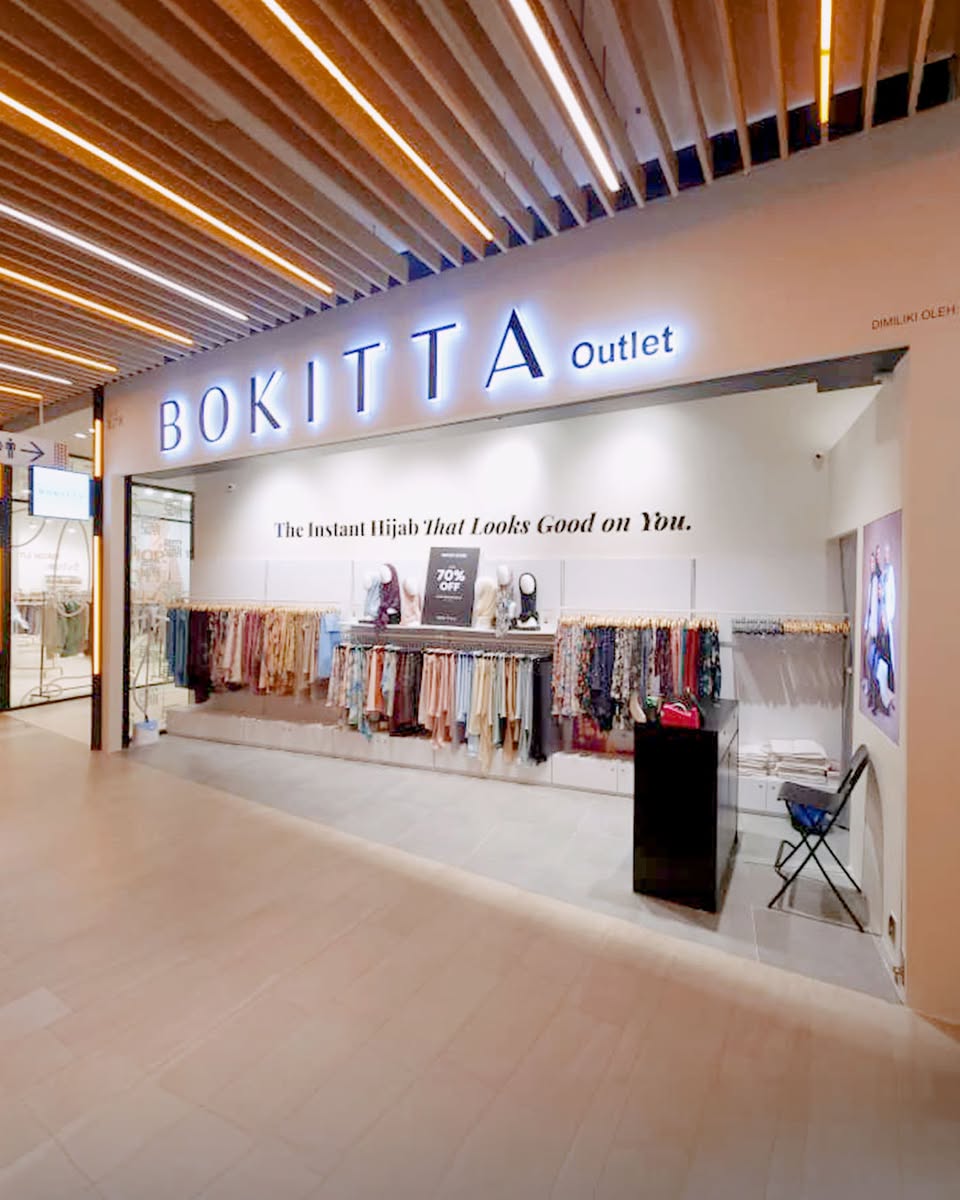 Collection of signature pinless hijabs