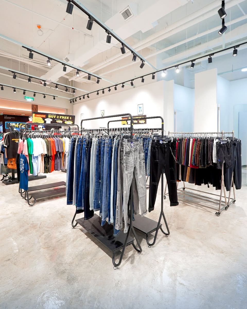 Nervehunter store display