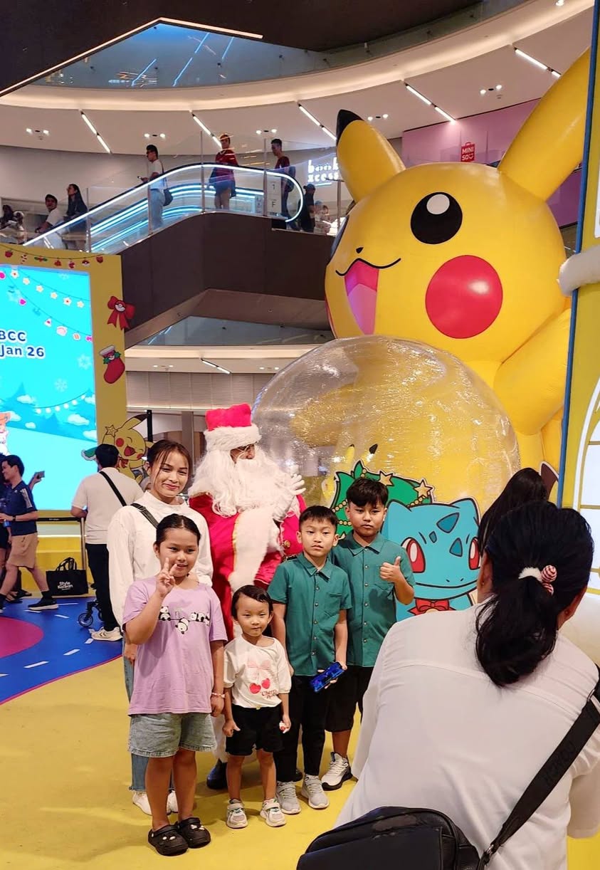Pikachu at LaLaport BBCC during the holiday event