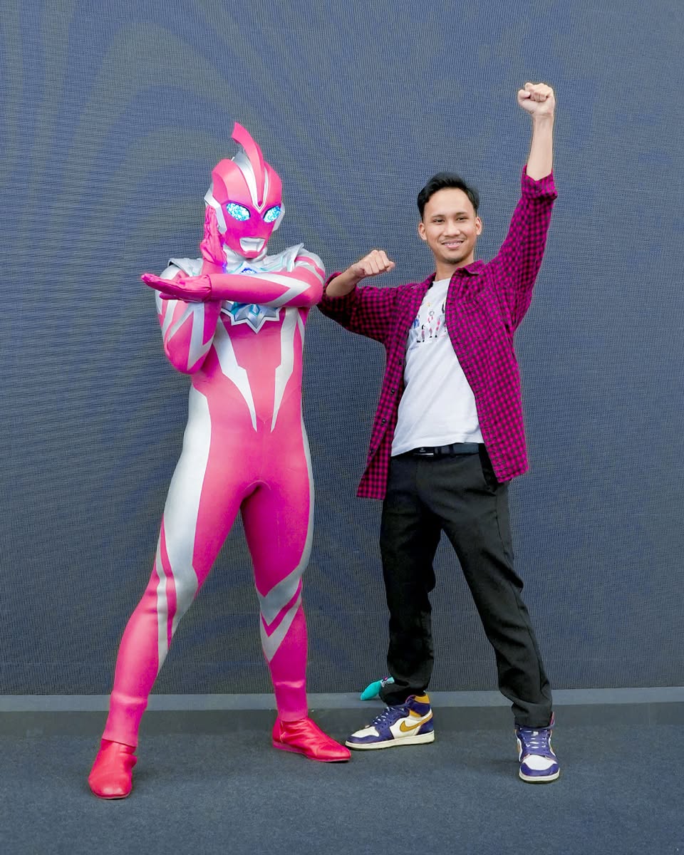 Colorful decorations and festive ambiance at Kawaiimama Festival 2025