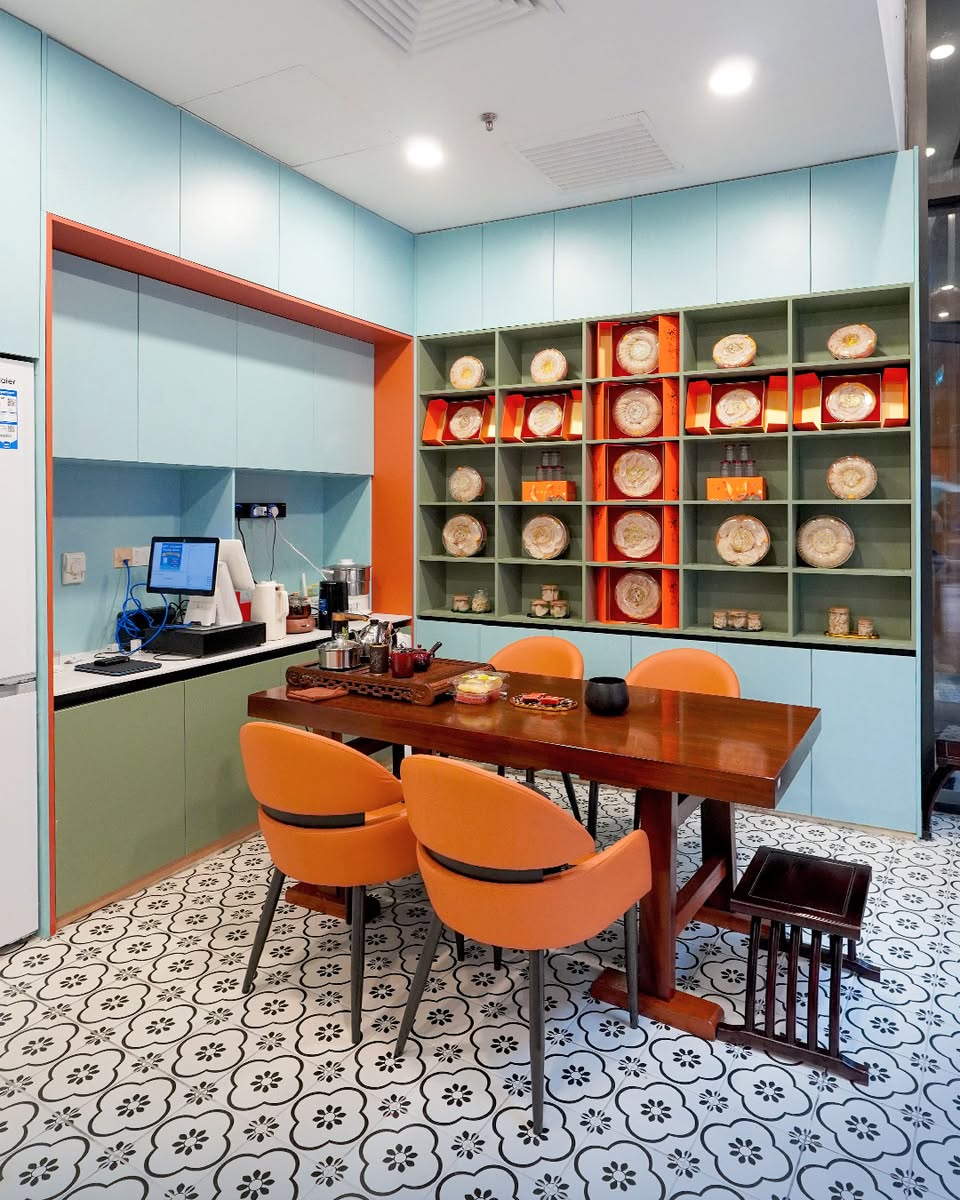 A beautifully packaged Hao Min Bird Nest beverage bottle