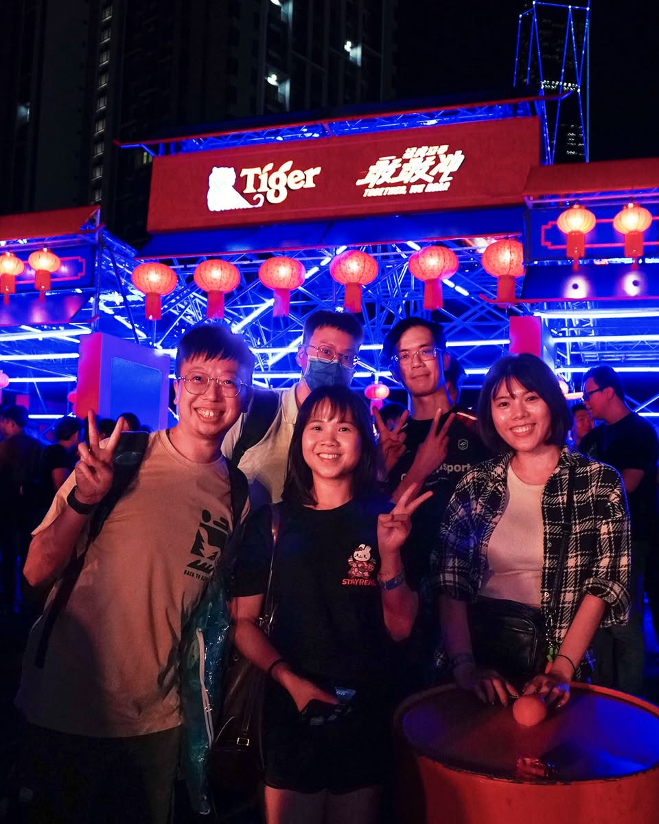 Fans cheering during the celebrity appearances