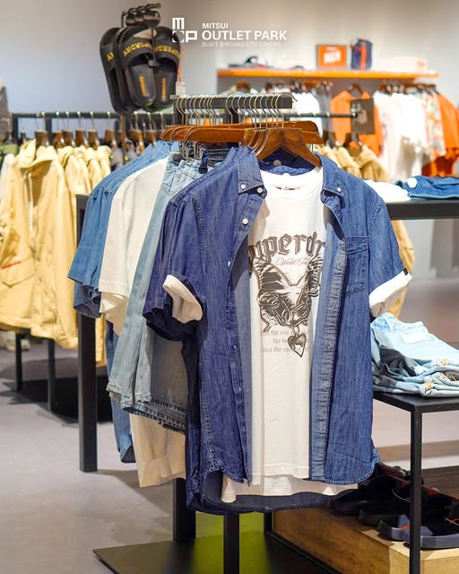 Interactive games and prizes area