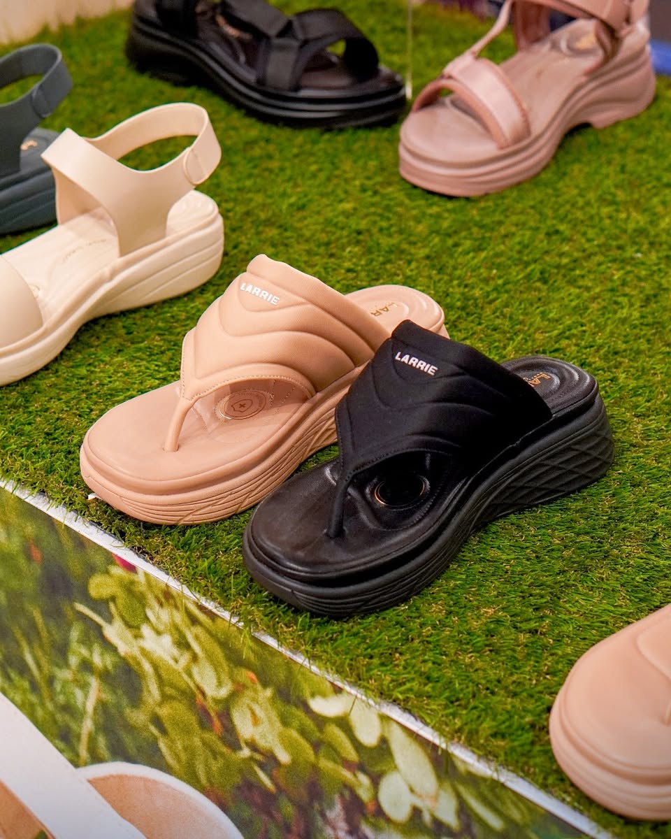 Stylish casual shoes from Larrie