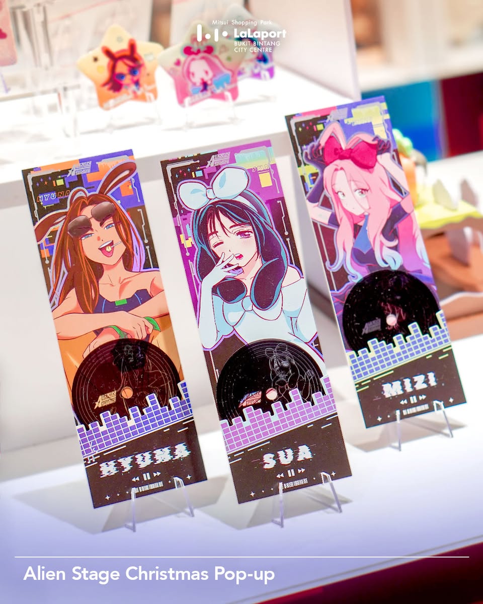 Collectible items from the Alien Stage Christmas event