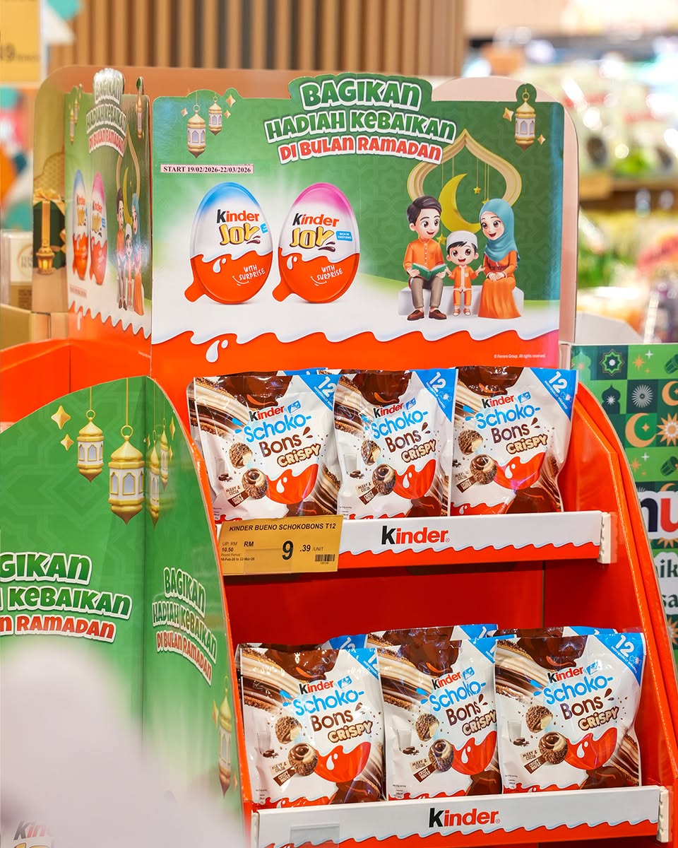 Festive Jaya Grocer Hari Raya decorations and display